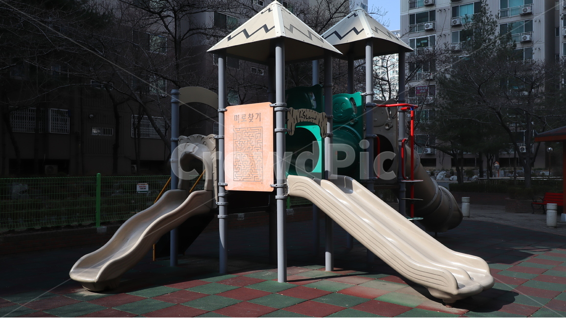 미끄럼틀,놀이터,놀이공간,playground,slide