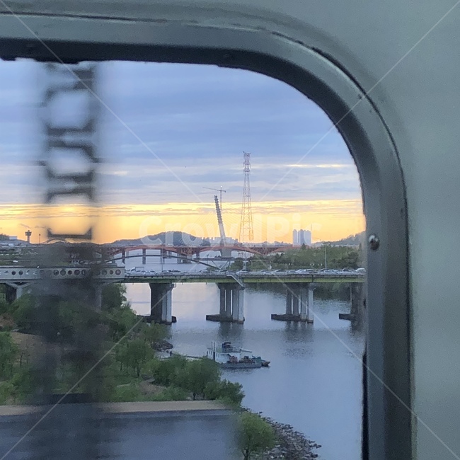 창문,건물,window,다리,bridge,building,지하철,퇴근길