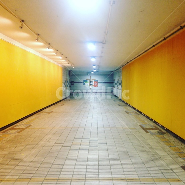 지하도,노란통로,노란색,벽,감성