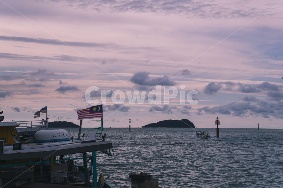 water,물,waterfront,워터프론트,dock,독,port,포트,구름,cloud,flag,깃발