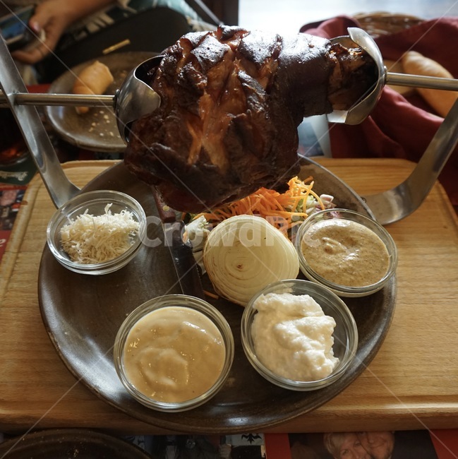 dish,요리,food,음식,meal,식사,cook,해외음식,해외,foreignfood,foreigndish,foreignmeal,foreigncook,oversea,식재료,dinner,공식만찬,supper,저녁식사,체코,프라하,cezch,prague,꼴레뇨,소스,양파,관광