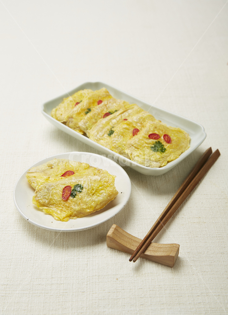동태전,명절,음식,추석,한식,전,부침,korean,food,fish,traditional,요리,구정,신정,설,식품,한국적인,노릇한,차례,제사,전통,전통음식,음식,식재료,요리,food,cook,meal,dishes,food reserves,한식,한국음식,한국요리,korean food,korean dishes,korean meal,korean cook