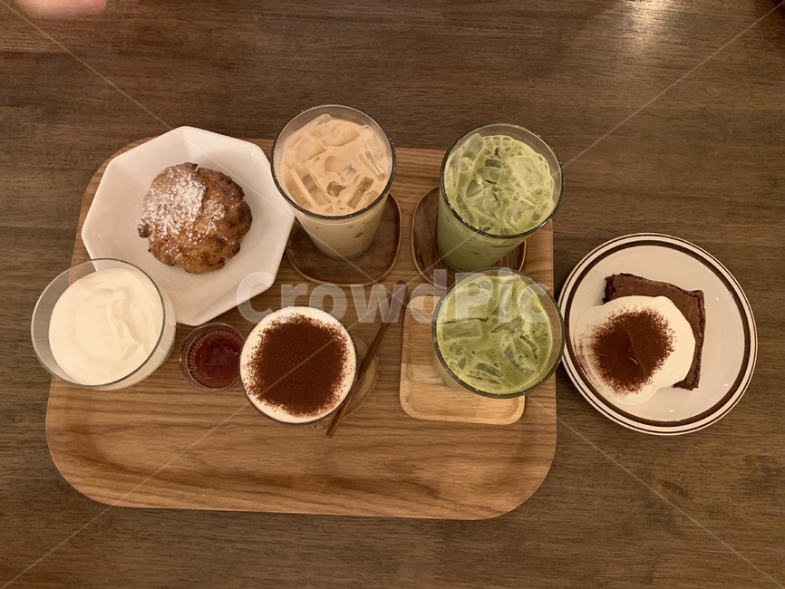 카페,디저트,말차라떼,스콘,브라우니