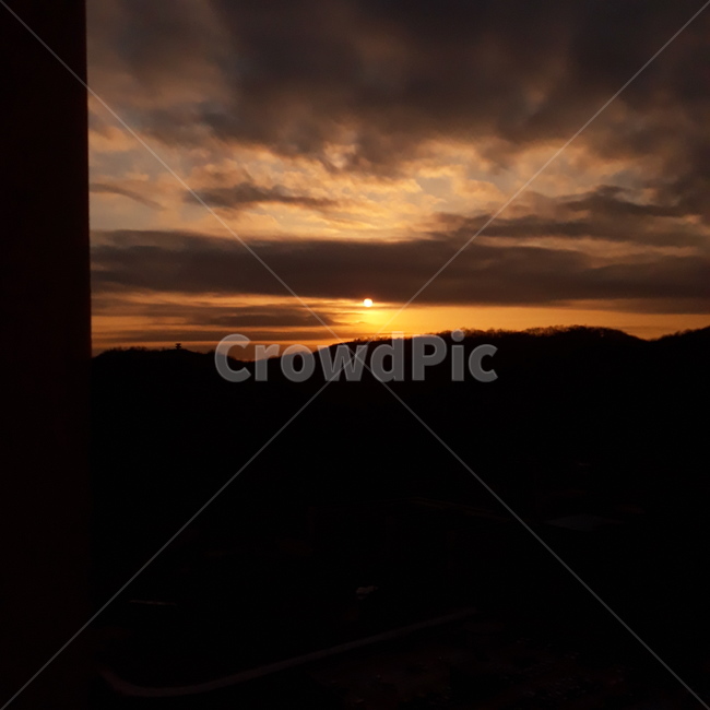 노을,낙조,일몰,해,구름,자연,풍경,nature,landscape,flare,플레어,light,빛,outdoors,옥외,sunlight,햇빛,sunset,red sky,붉은 하늘,sky,하늘,dusk,황혼,dawn,새벽
