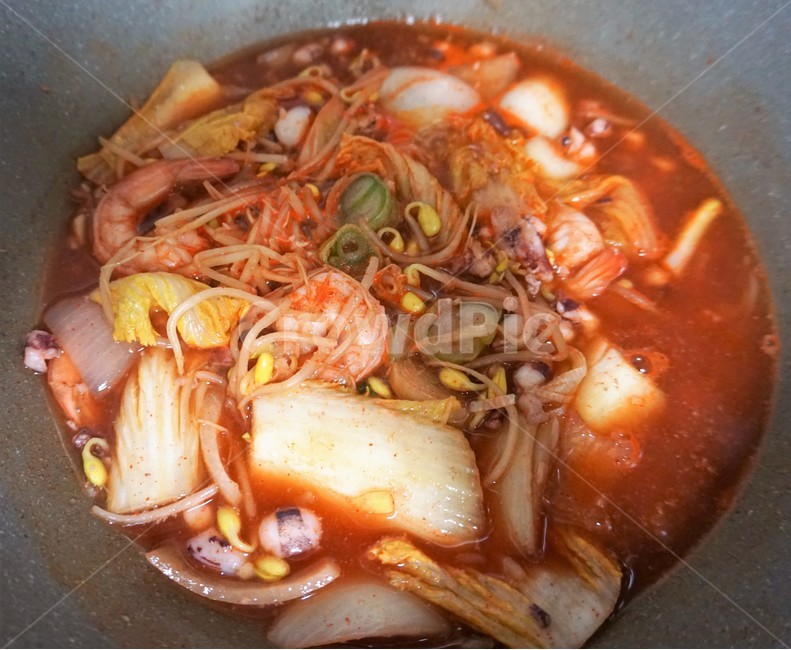 레시피,요리재료,짬뽕,짬뽕밥,짬뽕밥레시피,새우,오징어,요리중,콩나물,양파,파,마늘,한국음식,한국요리,전골,끓이기,음식,식재료,요리,food,cook,meal,dishes,food reserves