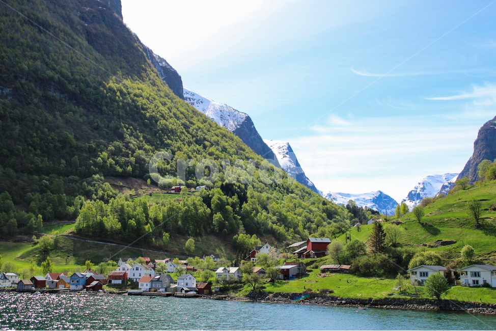 small village,scene,spring,beautiful,superb view,mountain,foot of the mountain,sight,Minister,sky,Cliff,everyone,icecap,riverside,mountain range,Panorama,village at the bottom of the mountain,lake,blue sky,city,purity,magnificent,pretty village,cute,peace