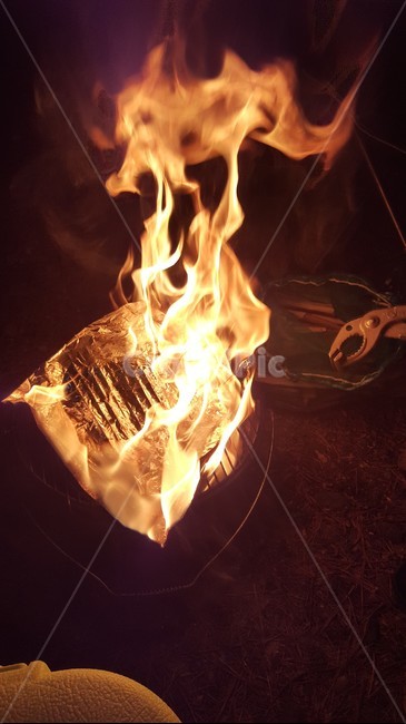 모닥불,캠프,캠핑,캠프파이어,여행,불,fire,밤,휴가,숯불,숯,불꽃,난로,열,장작불,활활타오는불,야경