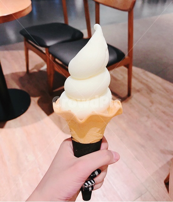 아이스크림,콘아이스크림,소프트아이스크림,디저트,후식,dessert,icecream,음식,식재료,요리,food,cook,meal,dishes,food reserves,디저트,간식,후식,dessert,snack