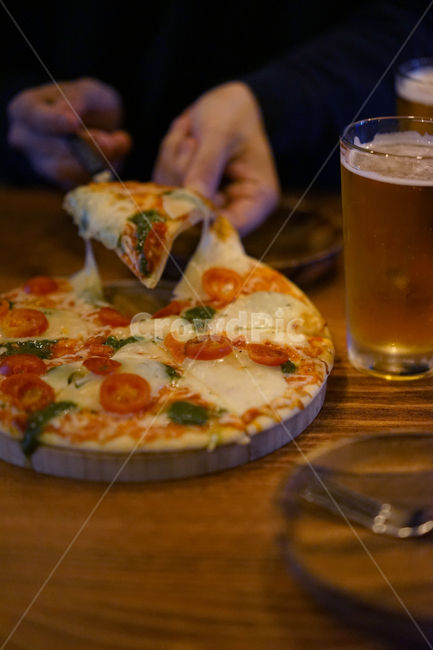 피자,피맥,pizza,양식,요리,음식,사람,인물,인간,human,person,신체일부,몸,body,음식,식재료,요리,food,cook,meal,dishes,food reserves,양식,서양음식,서양요리,western food,western dishes,western meal,western cook