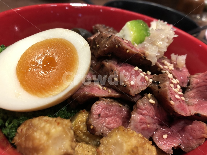 소고기,덮밥,소고기덮밥,스테이크동,스테키동,미디움레어,food,음식,계란,egg