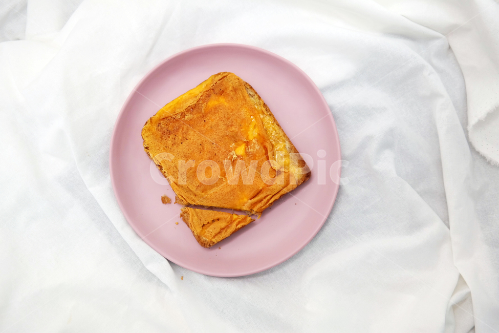 bread,빵,food,음식,frenchtoast,프렌치토스트,toast,토스트,치즈,아침,브런치,싱글,음식,식재료,요리,food,cook,meal,dishes,food reserves,아침식사,조식,브런치,breakfast,brunch