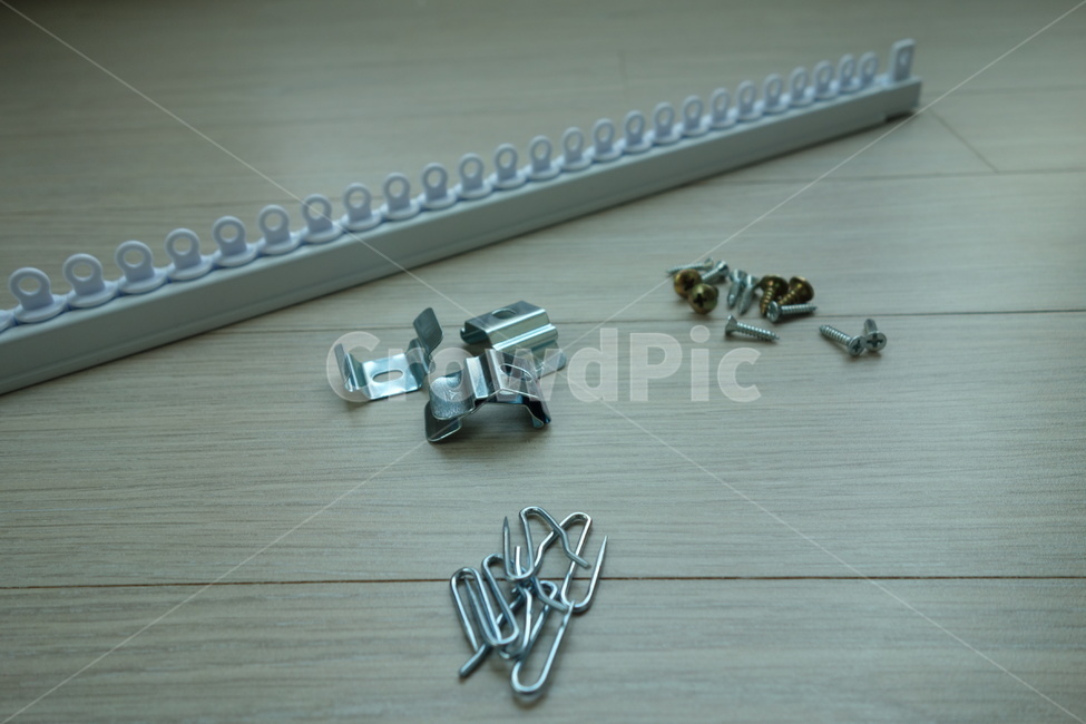 커튼레일,못,screw,braket,curtainpin,커튼핀,curtainrail,브라켓,마운트,커튼설치,equipment,tool,도구,설치,장비,소모품,커튼