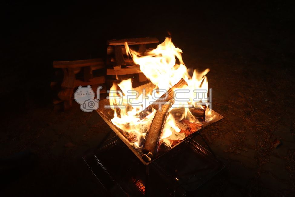 불멍, 장작, 캠핑, 캠프파이어, 화로대, 사진,이미지,일러스트,캘리그라피 - 푸드포토작가