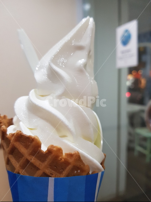 아이스크림,시원함,여름,콘아이스크림,더위