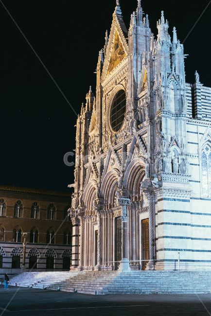 이탈리아,시에나,siena,italy,시에나대성당,성당,대성당,시에나두오모,duomo,야경,밤,night,건축물,이태리,italia,랜드마크,landmark,tourist attraction,해외,외국,세계,foreign,oversea,world,세계랜드마크,해외랜드마크,외국랜드마크,world landmark,world tourist attraction,tower,탑,spire,첨탑,steeple,뾰족한 탑,architecture,building,건물,downtown,도심,town,도시,city,시티,urban,어반