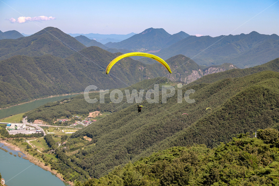 패러글라이딩,산정상,단양군,두산리,패러,글라이딩,자연,풍경,nature,landscape,사람,인물,인간,human,person,스포츠,레저,운동,sports,leisure,exercise,adventure,모험,leisure activities,레저 활동,gliding,활공