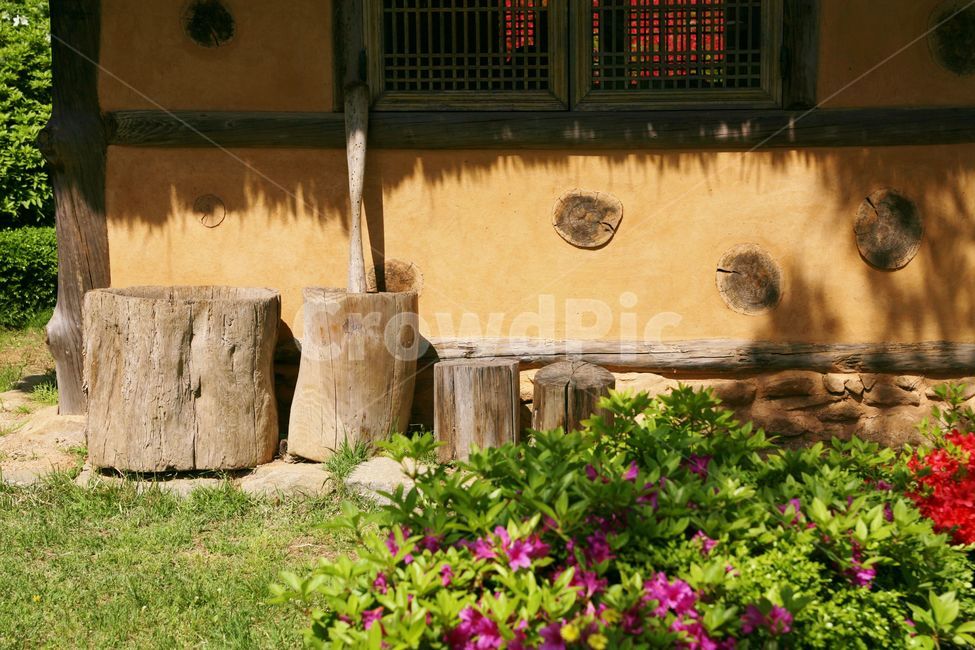 hometown,thatched house,indigenous,mortar and pestle,cottage,mud house,ocher,perfume
