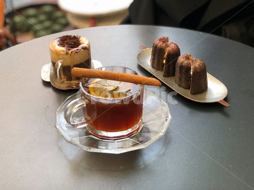 까눌레,빵,커피,카페,유리잔,음식,식재료,요리,food,cook,meal,dishes,food reserves,디저트,간식,후식,dessert,snack,감성,sensible,feeling