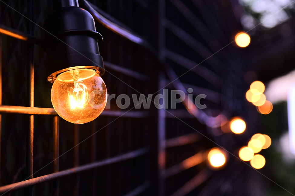 야간풍경,보케,빛망울,카페,전구,꼬마전구,불빛,라이트,night,light,bokeh,따스함,빛,밤거리,조명,명암
