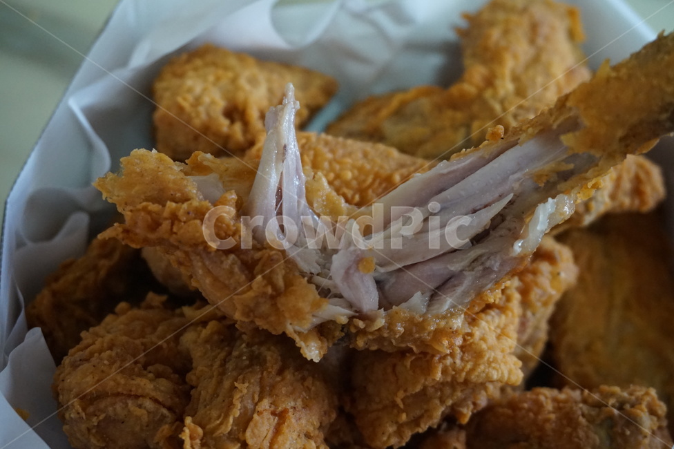 후라이드,후라이드키친,튀김,닭다리,통닭,닭,찢다,다리,탄수화물,다이어트,야식,회식,외식,한국음식,옛날통닭,바삭바삭