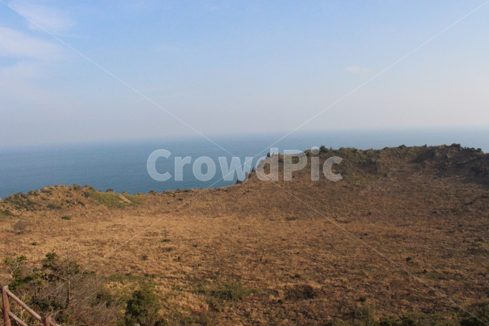 바다,제주도,성산일출봉,산,하늘,자연,풍경,nature,landscape,한국자연풍경,한국자연경관,korea nature landscape,제주도,jeju,jeju island,outdoors,옥외