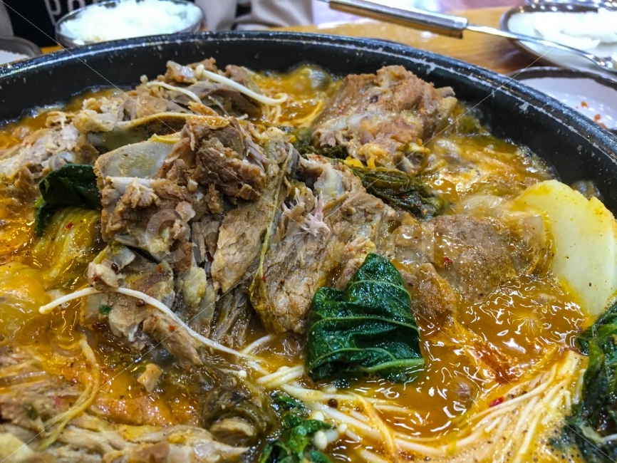 감자탕,뼈다귀해장국,한국음식,해장국,음식사진,뼈다귀해장국사진,뼈해장국,음식,식재료,요리,food,cook,meal,dishes,food reserves,육류,고기,meat,한식,한국음식,한국요리,korean food,korean dishes,korean meal,korean cook