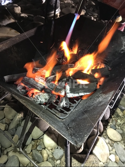 숯,캠핑,불,번개탄,토치