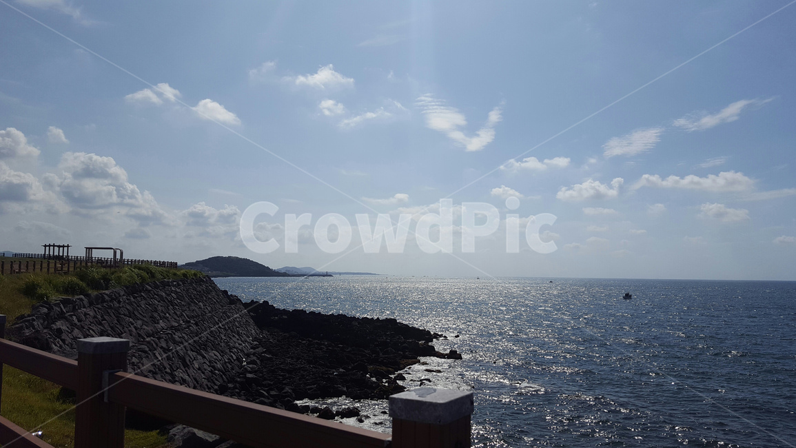 바다,돌,하늘,구름,빛,햇빛,파도,beach,seaside,cloud,sky,lights,sunlight,wave,stone,blackstone,현무암,제주도,해안도로,자연,풍경,nature,landscape