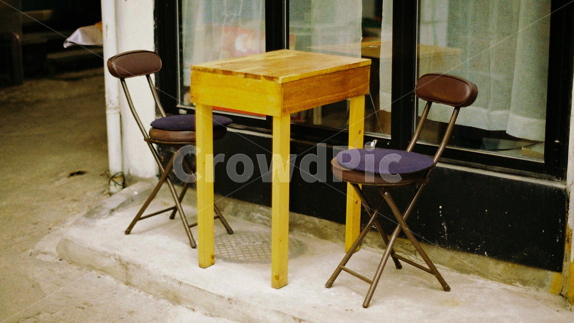 의자,테이블,가구,나무,거리,인테리어,실내디자인,interior design,사물,물건,오브젝트,thing,object,matter