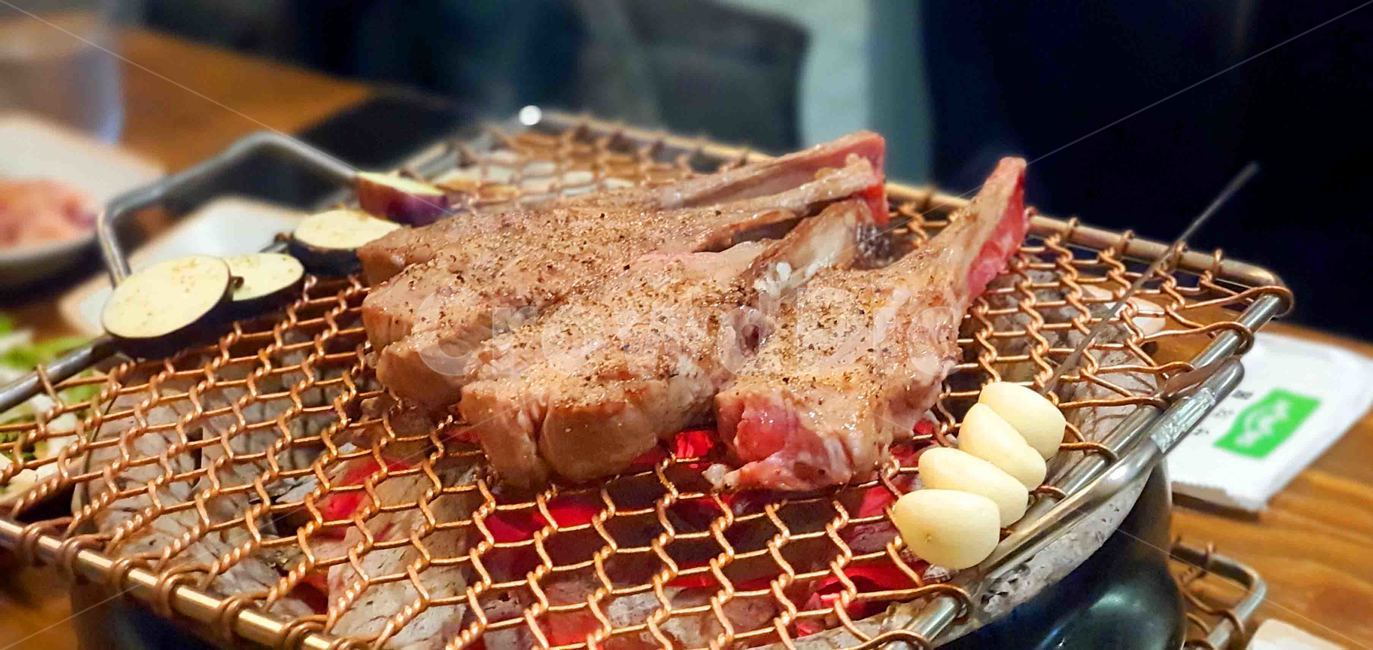 양고기,고기,양갈비,음식,요리,구이,구운고기,양꼬치,중국음식,중식,중국요리,한국요리,한국음식,마늘,석쇠,구운음식,china,chinessfood,chiness,중국의,양,lamb,food