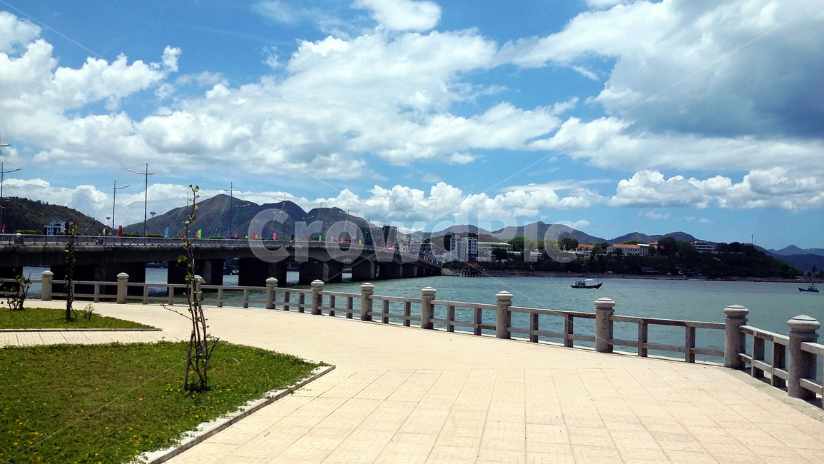베트남,나트랑,vietnam,nhatrang,강변,도심,구름,맑은,푸른,하늘,따스한,휴양,산책,여름,풍경,자연,풍경,nature,landscape
