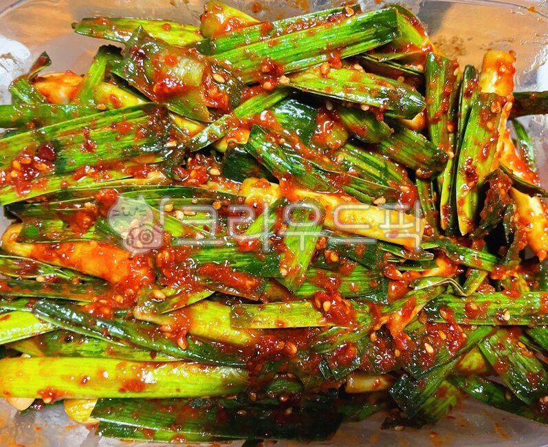 풋마늘대무침,풋마늘무침,마늘대무침,무침,별미,반찬,밑반찬,밥반찬,봄나물,봄나물요리,봄반찬,봄,음식,요리,식사,한식,한국음식,한국요리,식재료,밥도둑,계절음식,계절,meal,food,dish,cook,koreanfood