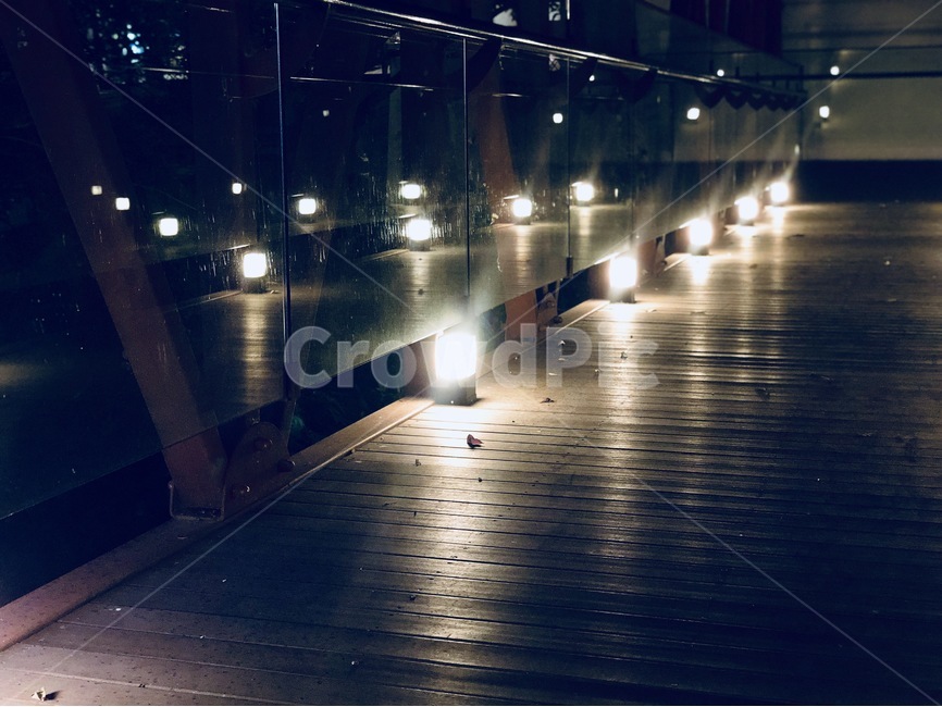 다리,여름,저녁,불빛,전구,빛,야경,밤,풍경,nightscape,night,landscape,flooring,바닥,floor,handrail,난간,banister,bridge,building,건물