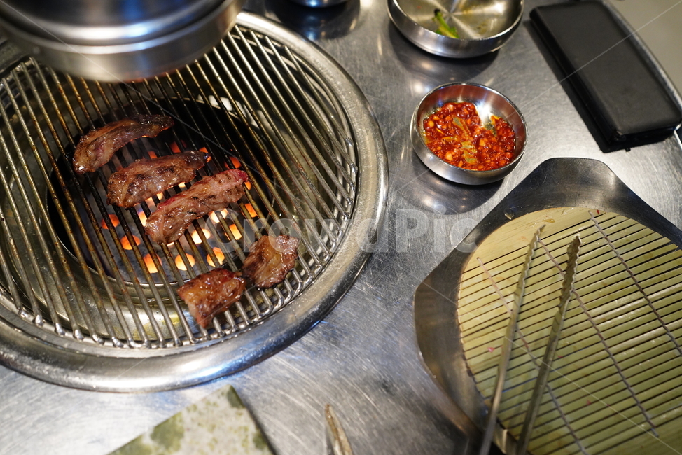 한우,소고기,육류,육식,한식,식사,음식,푸드,안주거리,먹거리,구이,술안주,음식,식재료,요리,food,cook,meal,dishes,food reserves,육류,고기,meat,한식,한국음식,한국요리,korean food,korean dishes,korean meal,korean cook