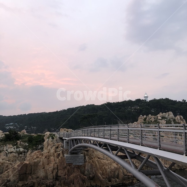노을,석양,바닷가,대왕암공원,하늘,저녁하늘,저녁노을,바다,울기등대,울산,대왕암,자연,야외,아름다움,신비로움,다리