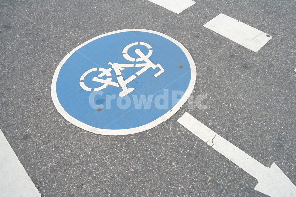 자전거,자전거도로,유럽,도로,표지판,asphalt,아스팔트,road,교통,교통수단,traffic,transportation