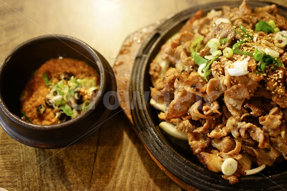한식,불고기,식사,먹방,음식,고기,꼬기,푸드,먹거리,돼지고기,돼지,푸짐,음식,식재료,요리,food,cook,meal,dishes,food reserves,육류,고기,meat,한식,한국음식,한국요리,korean food,korean dishes,korean meal,korean cook