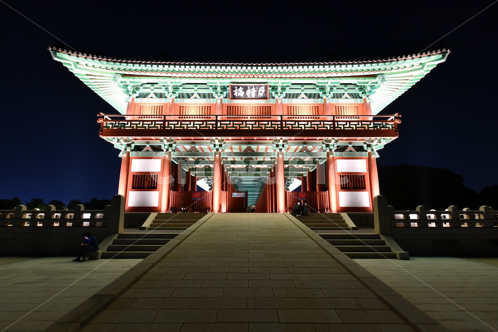 architecture,건축물,building,건물,야경,야경,밤,풍경,nightscape,night,landscape,한국전통,한국문화,korean traditional,korean culture,랜드마크,landmark,tourist attraction,한국랜드마크,한국관광지,한국명소,korea landmark,korea tourist attraction,건축물,건물외관,exterior,building,structure,architecture,construction
