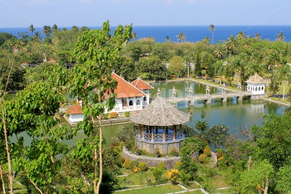 인도네시아,발리,물의궁전,까랑아쎔,카랑아셈,indonesia,bali,waterpalace,palace,karangasem,bridge,다리,고대건축,ancientarchitecture,붉은기와,붉은집,redhouse,해외,외국,세계,foreign,oversea,world