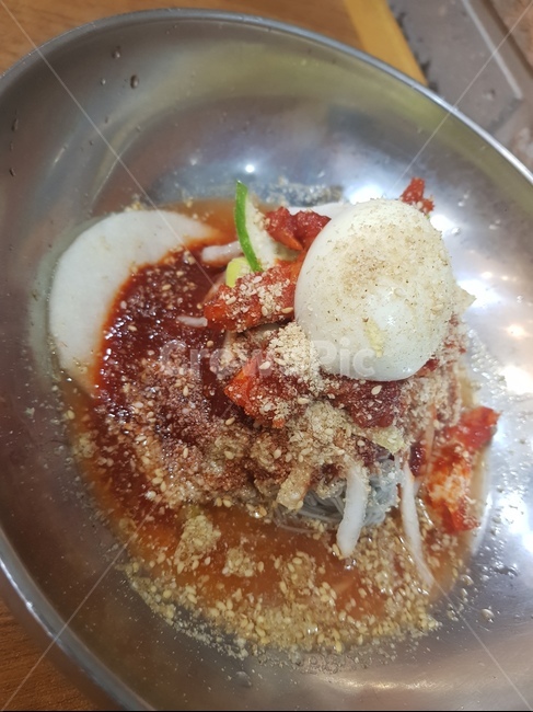 코다리,냉면,여름,맛있는,음식,점심,저녁,계란,빨간,시원한,먹음직,음식,식재료,요리,food,cook,meal,dishes,food reserves