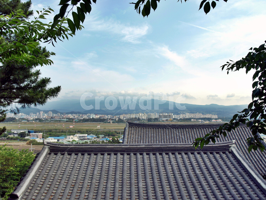 장안사,올레17코스,올레,제주,올레길,지붕,한라산,한국전통,한국문화,korean traditional,korean culture,건축물,건물외관,exterior,building,structure,architecture,construction