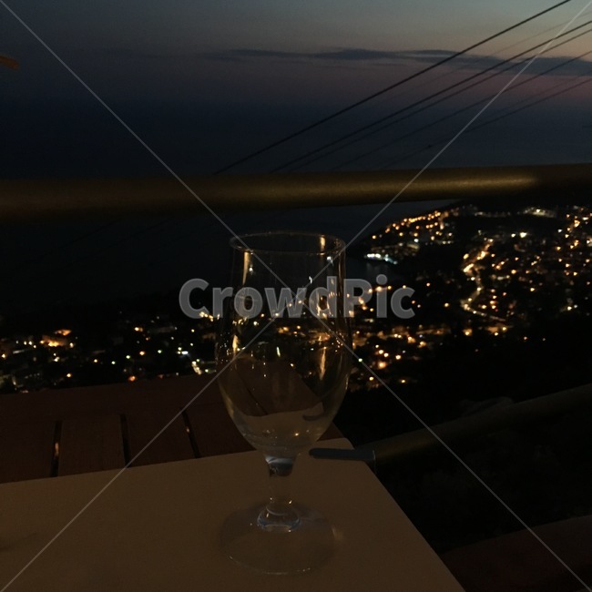 goblet,고블릿,glass,유리,와인잔,와인잔야경,와인잔비침,불빛와인잔,wine,wineglass,nightscene,europe,유럽야경,유럽,크로아티아,정상야경,산정상야경,산꼭대기야경,스르지산