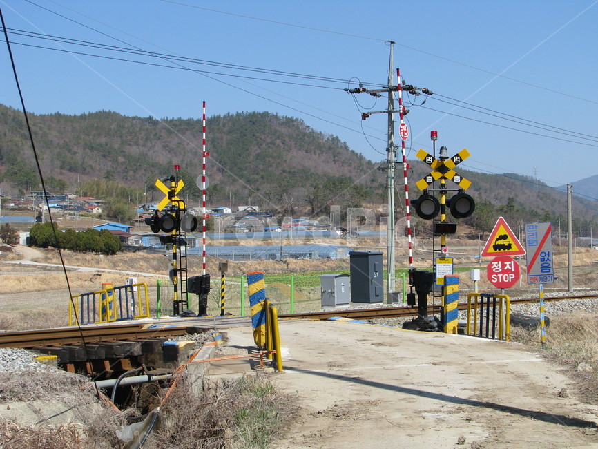교차로,기찻길,철로,한국,대한민국,교통,교통수단,traffic,transportation