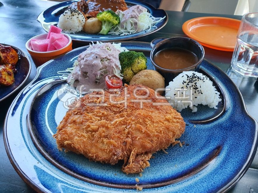돈까스,돈카츠,돈까스요리,음식,돼지고기음식,식사,튀긴음식,푸드