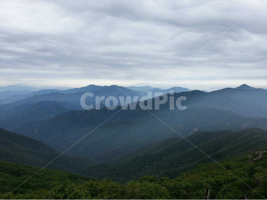 덕유산,덕유능선,운해,장쾌함,신록,자연,풍경,nature,landscape,한국자연풍경,한국자연경관,korea nature landscape,outdoors,옥외,mountain range,산맥,mountain,산
