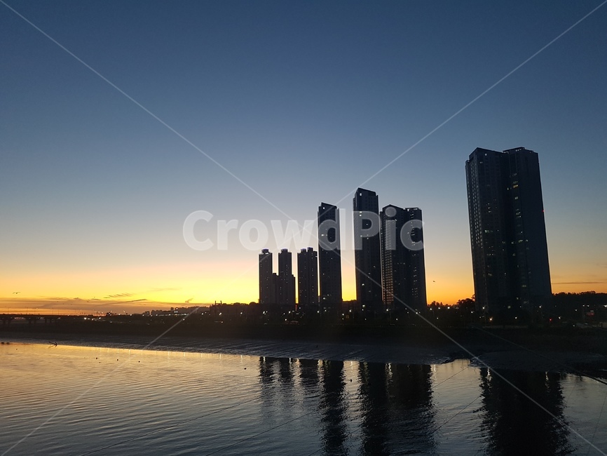 outdoors,옥외,석양,노을,nature,자연,바다,도시,빌딩,하늘,sea,sunset