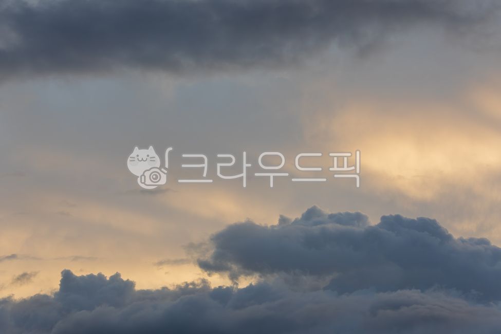 해질녘,노을빛,하늘,웅장한,먹구름,구름,가려진,해,햇빛,야외,적운,날씨,자연,주황색,sky,cloud,outdoor,orange,nature,weather,cumulus,sunlight