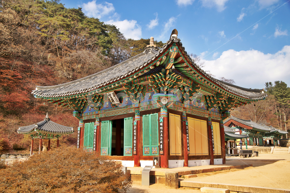 원통보전,보물제916호,법주사,사모지붕,주심포양식,보은,속리산,한국전통,한국문화,korean traditional,korean culture,종교,신앙,religion,belief,faith,건축물,건물외관,exterior,building,structure,architecture,construction