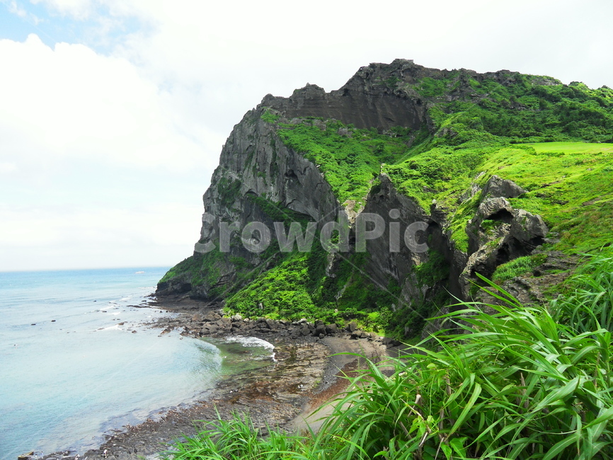 제주성산일출봉,성산일출봉해변,jejuocean,성산일출봉풍경,제주바다,자연,풍경,nature,landscape,한국자연풍경,한국자연경관,korea nature landscape,제주도,jeju,jeju island,outdoors,옥외,land,땅,ocean,대양,water,물,sea,바다,shoreline,해안선,promontory,곶