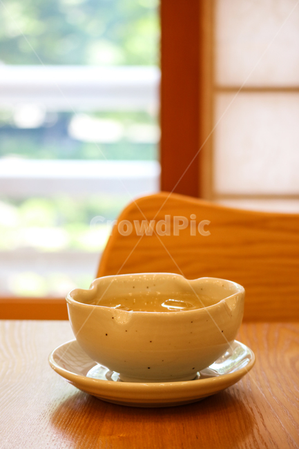 전통차,찻잔,다기,한국전통,티타임,휴식,테이블,탁자,도자기,전통,민속,음료,음료수,찻집,한잔,한국전통,한국문화,korean traditional,korean culture,음료수,drink,beverage,휴식,힐링,rest,relaxation,healing